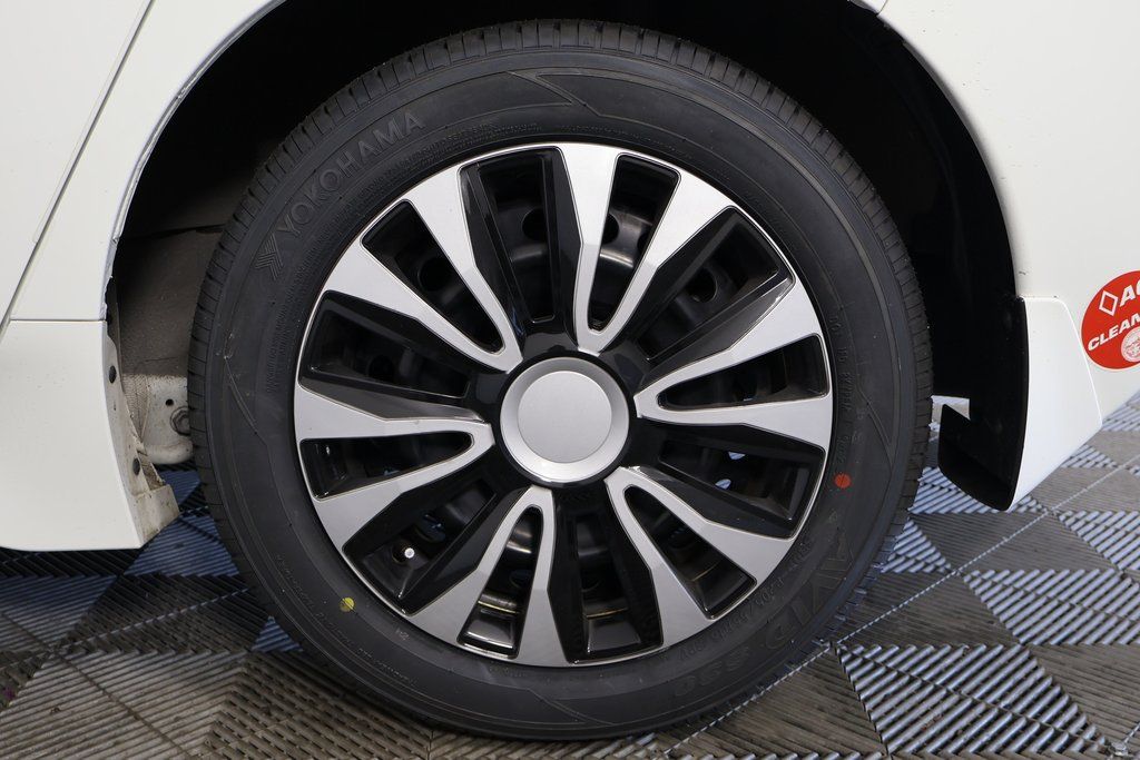 Thumbnail: 2018 Nissan Leaf - 16