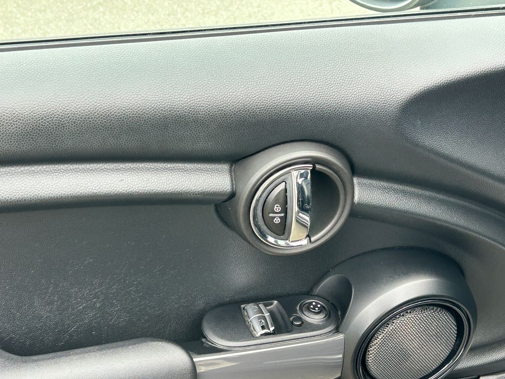 Thumbnail: 2016 MINI Cooper - 12