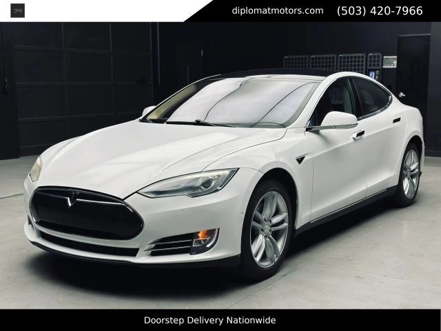 White 2014 Tesla Model S Sedan Rear-Wheel Drive 1-Speed Automatic