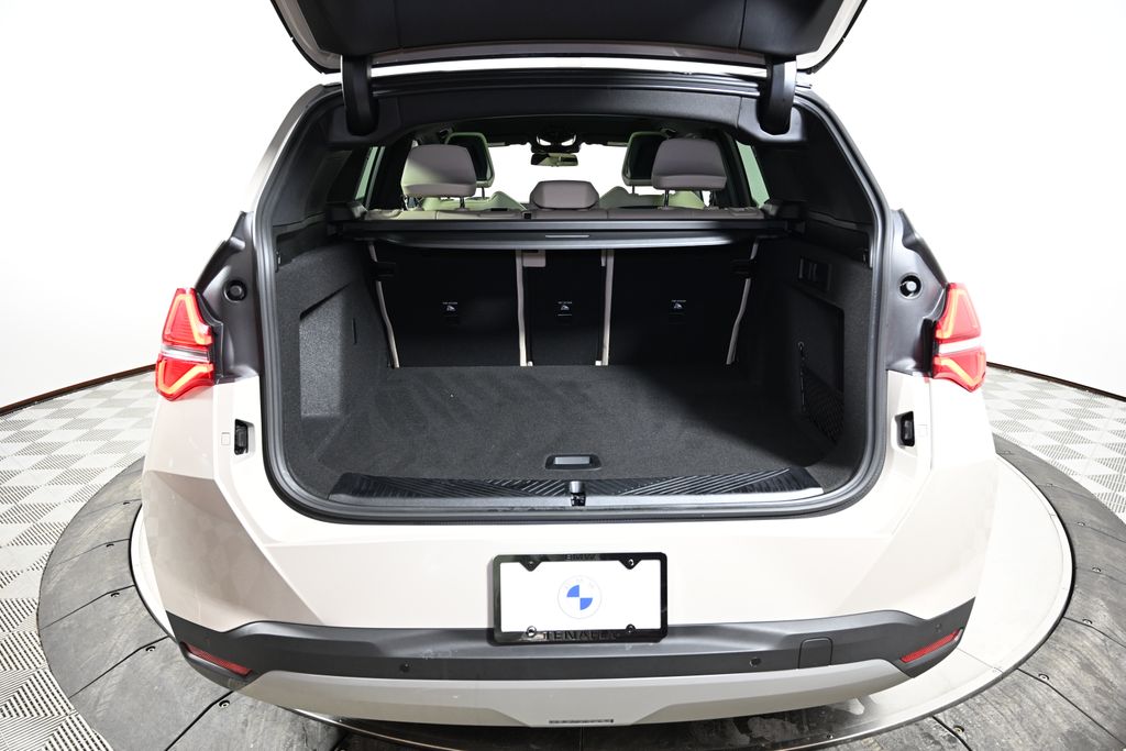 Thumbnail: 2026 BMW X3 - 10