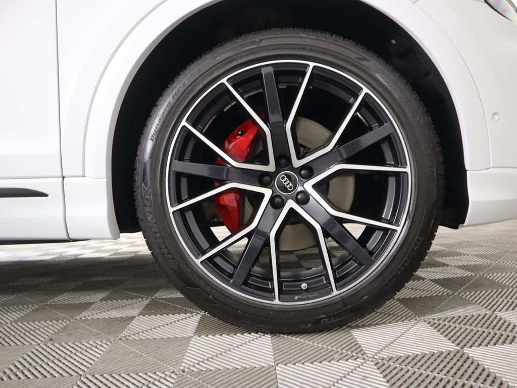 Thumbnail: 2022 Audi Q8 - 32