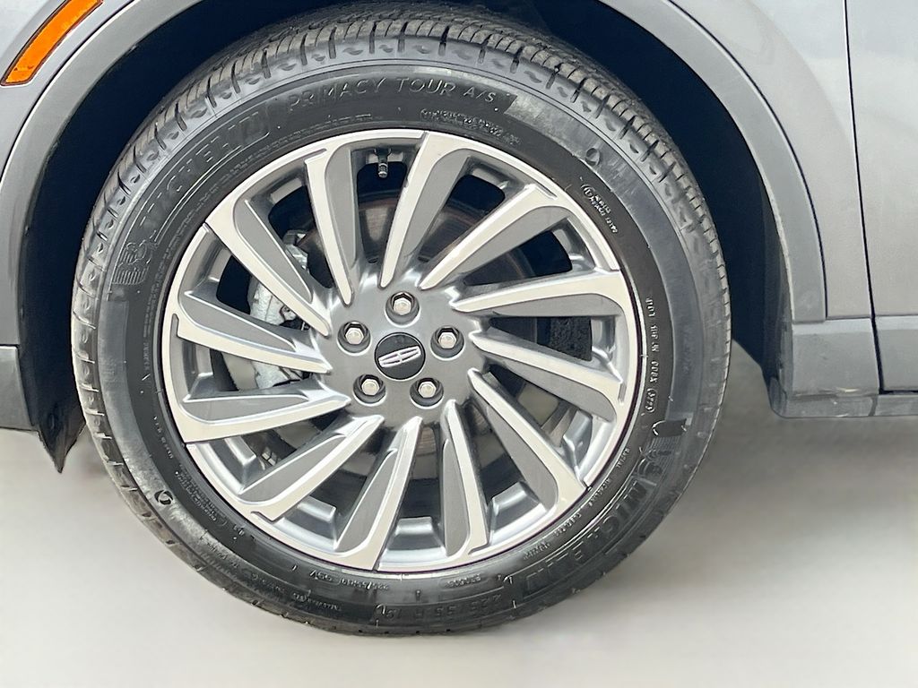 Used 2023 Gray Lincoln Reserve image 34
