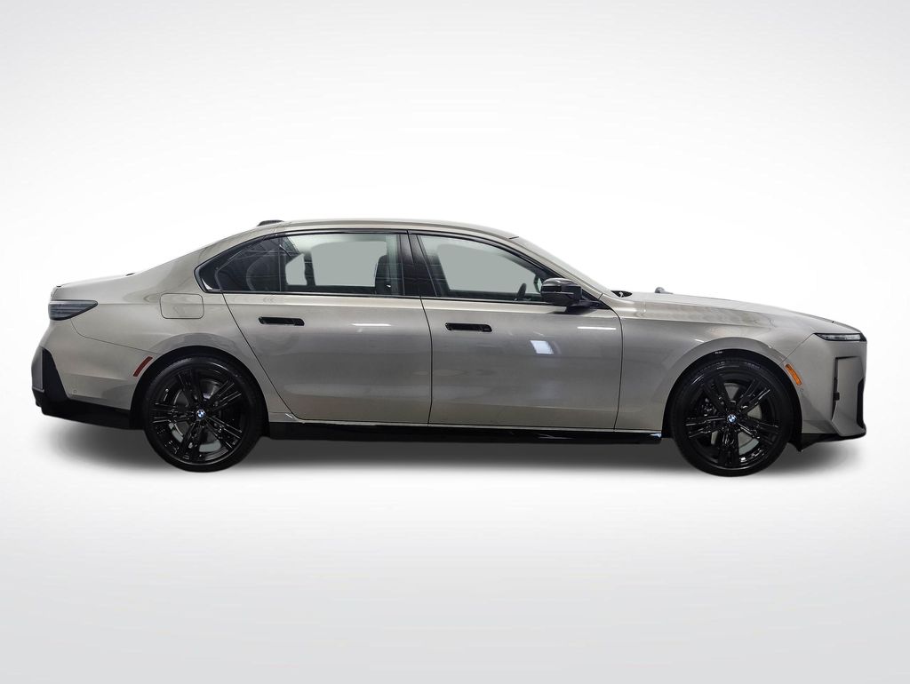 Thumbnail: 2027 BMW 7 Series - 6