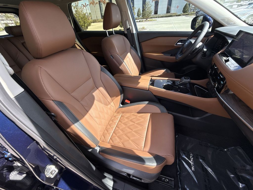 Thumbnail: 2025 Nissan Rogue - 26