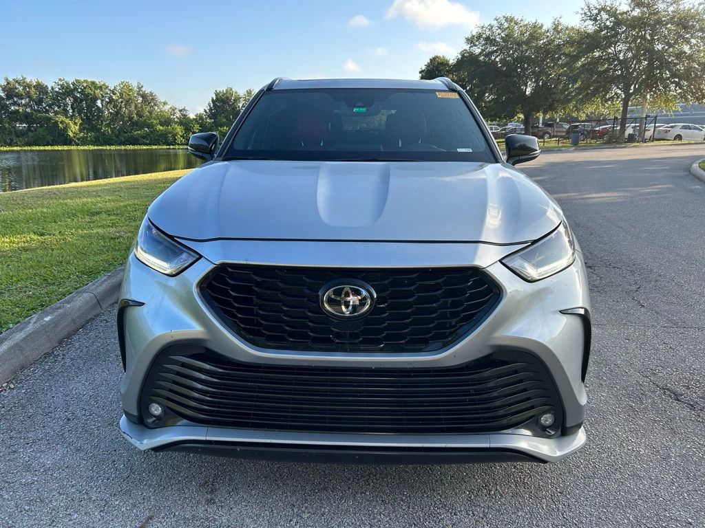 Thumbnail: 2023 Toyota Highlander - 8