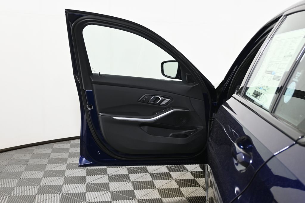 Thumbnail: 2026 BMW 3 Series - 28