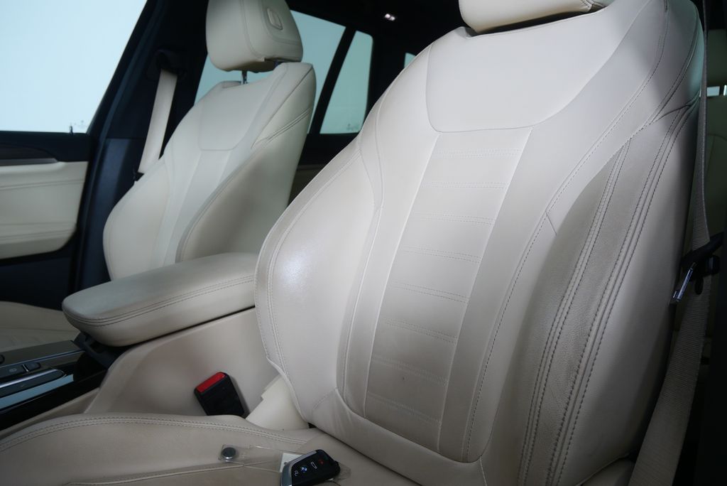 Thumbnail: 2021 BMW X3 - 10