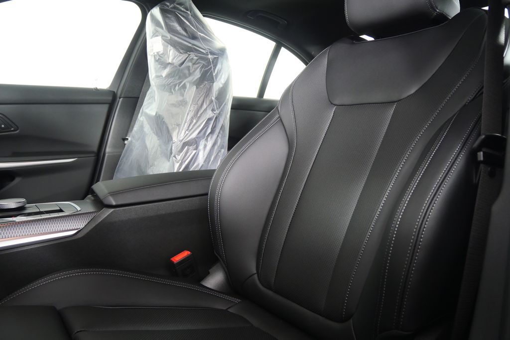 Thumbnail: 2026 BMW 3 Series - 11