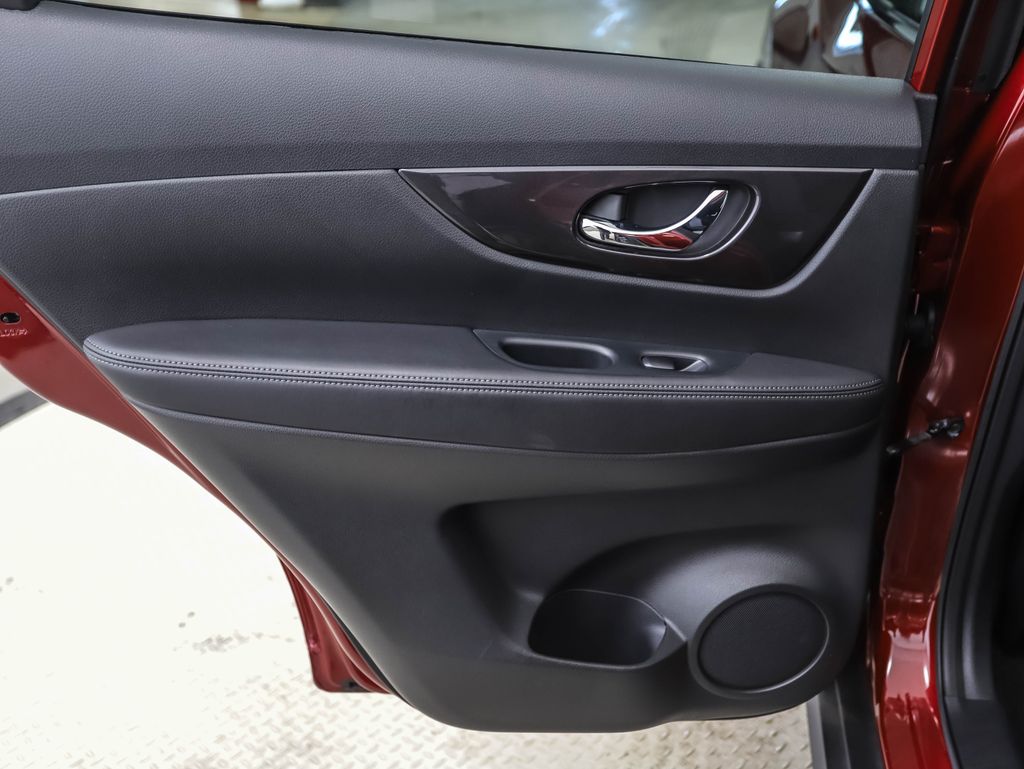 Thumbnail: 2020 Nissan Rogue - 19