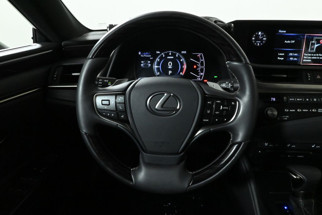 Thumbnail: 2021 Lexus ES - 18