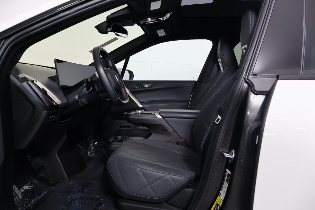 Thumbnail: 2024 BMW iX - 10