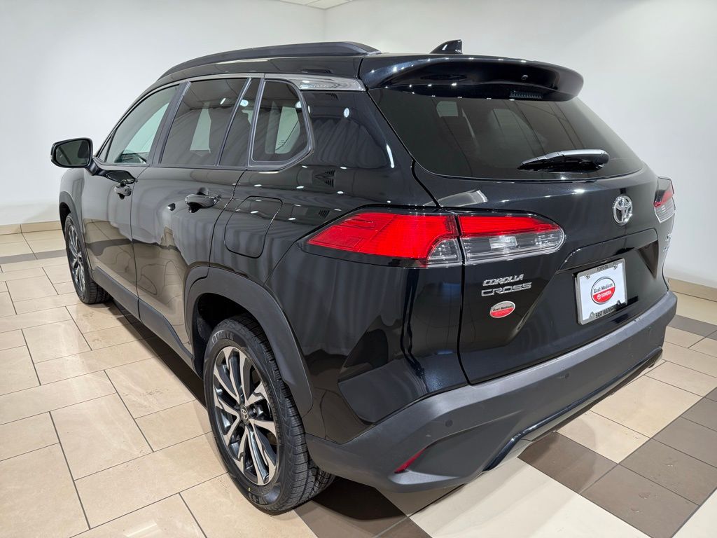 Thumbnail: 2025 Toyota Corolla Cross - 3