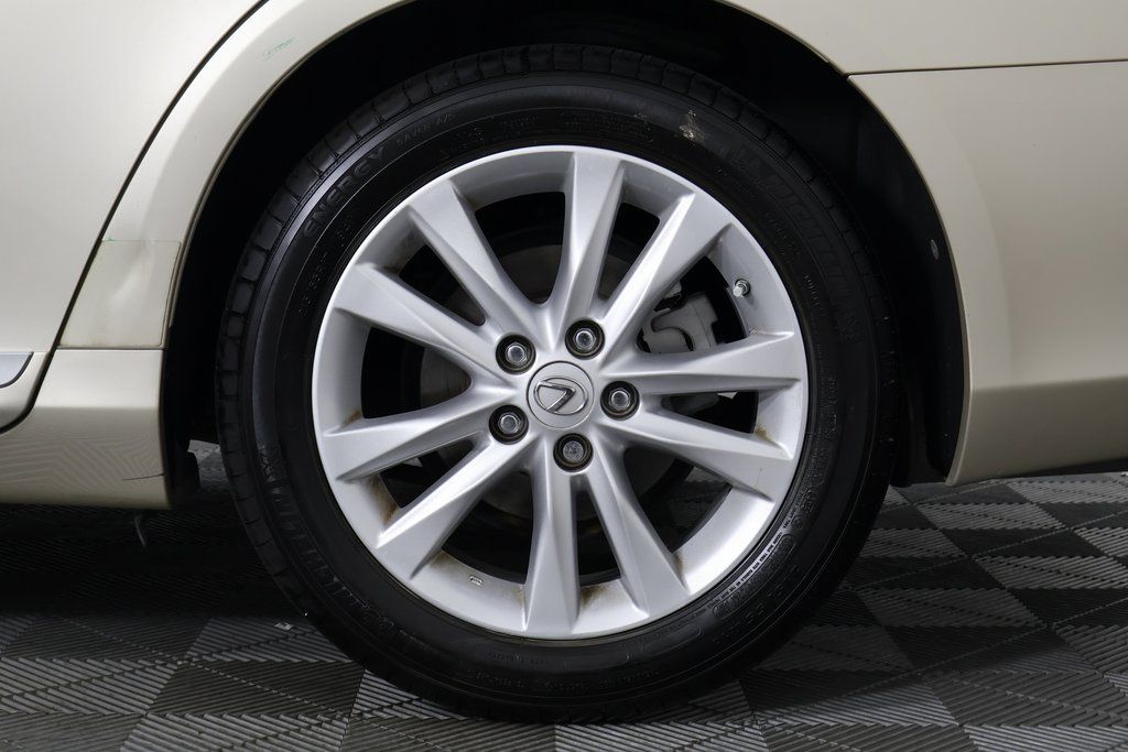 Thumbnail: 2012 Lexus ES - 16