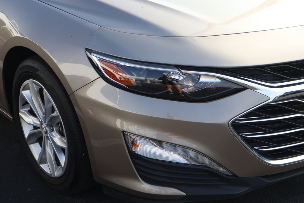 Thumbnail: 2023 Chevrolet Malibu - 4