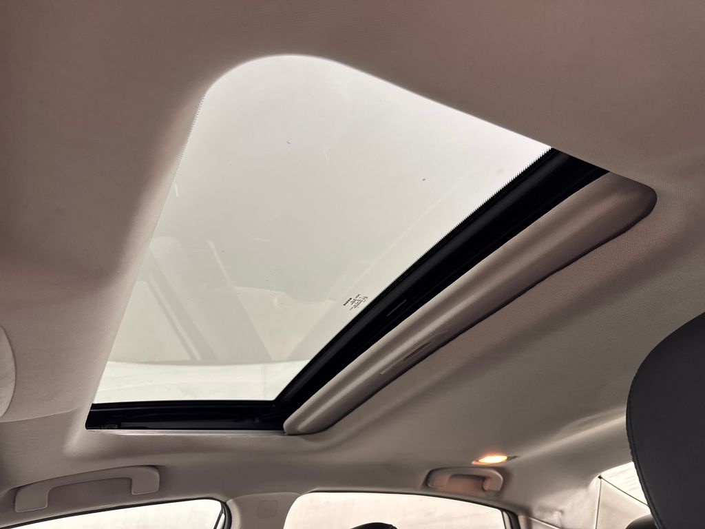 Used 2015 Silver Nissan 2.5 SL image 11