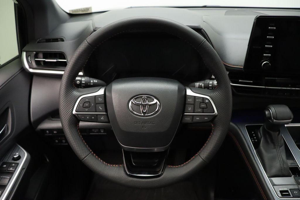 2022 Toyota Sienna XSE 22