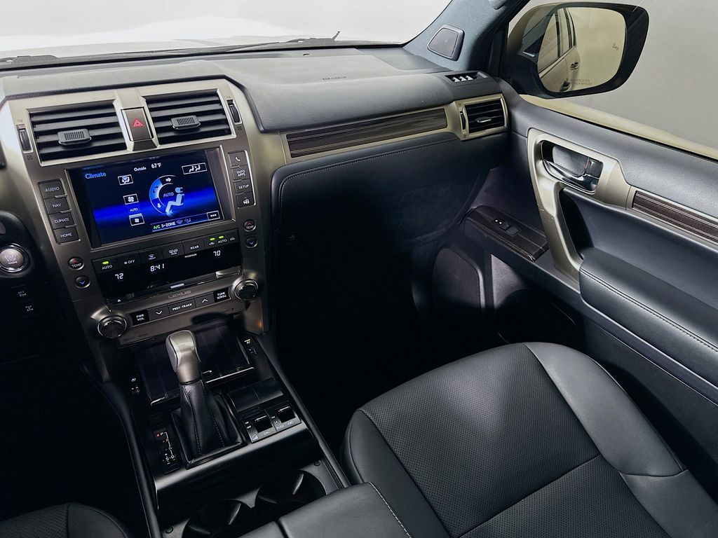 Thumbnail: 2020 Lexus GX - 22