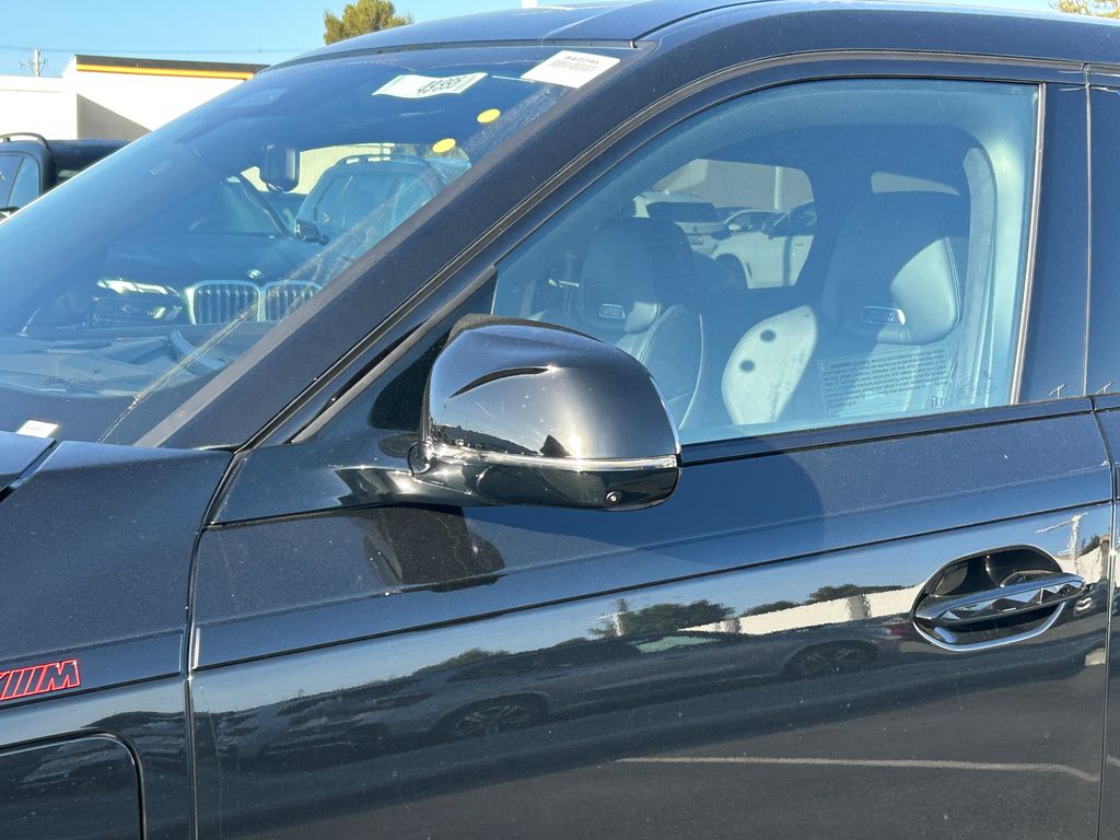 Thumbnail: 2026 BMW XM - 10