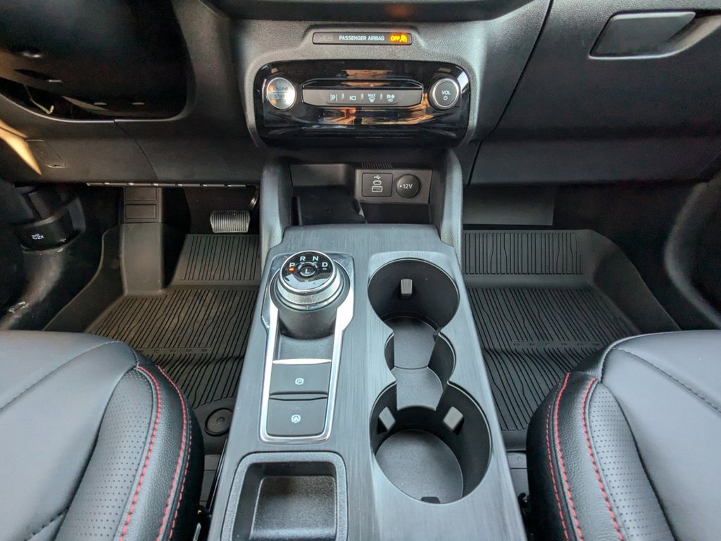 2025 Ford Escape ST-Line Elite