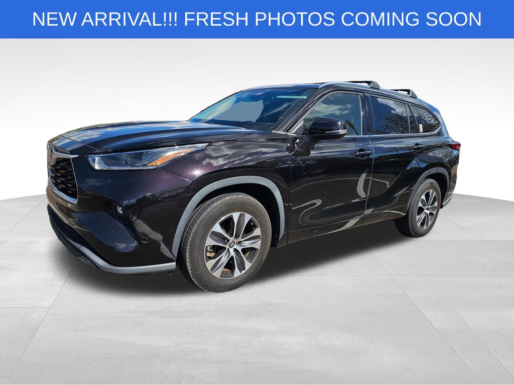 2021 Toyota Highlander XLE 2