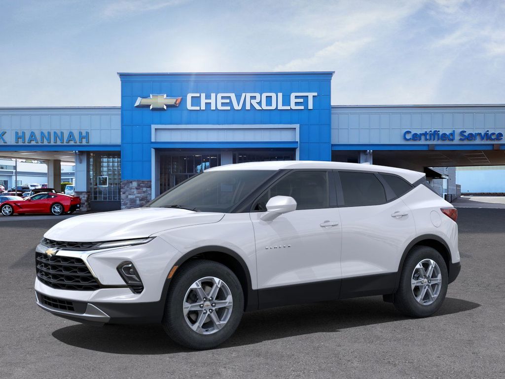 2025 Chevrolet Blazer 2LT photo 2