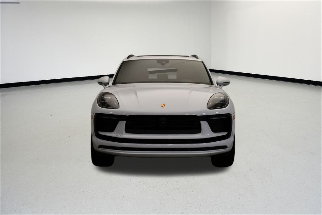 Thumbnail: 2026 Porsche Macan - 10