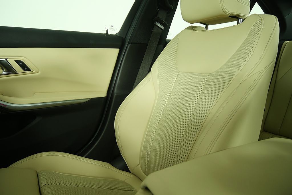 Thumbnail: 2024 BMW 3 Series - 29