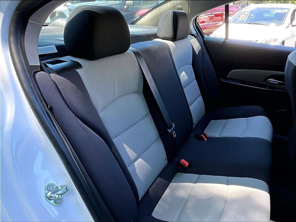 2016 Chevrolet Cruze Limited — photo 15