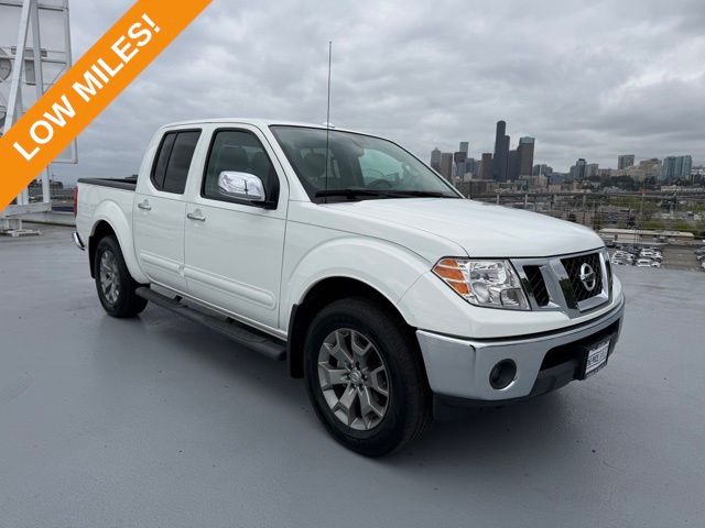 Glacier White 2016 Nissan Frontier SL Crew Cab 4WD Pickup Truck Four-Wheel Drive 5-Speed Automatic Overdrive
