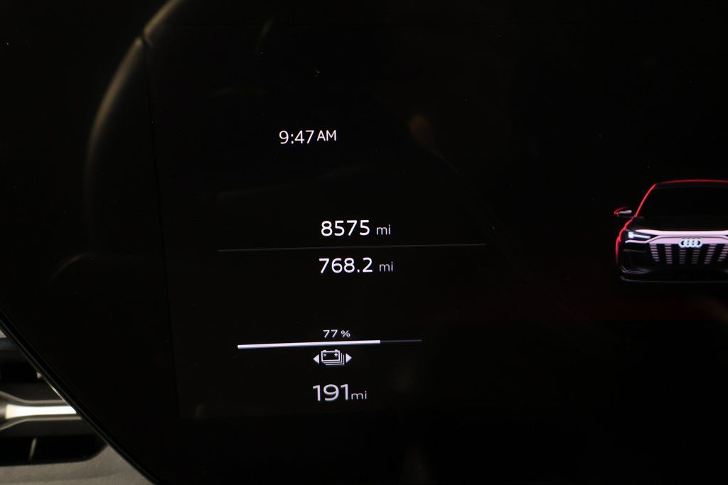 Thumbnail: 2025 Audi Q6 e-tron - 17