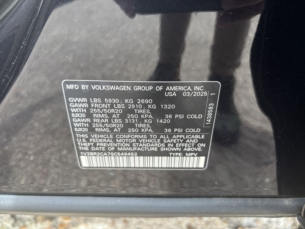 New 2025 Black Volkswagen 2.0T SEL image 27