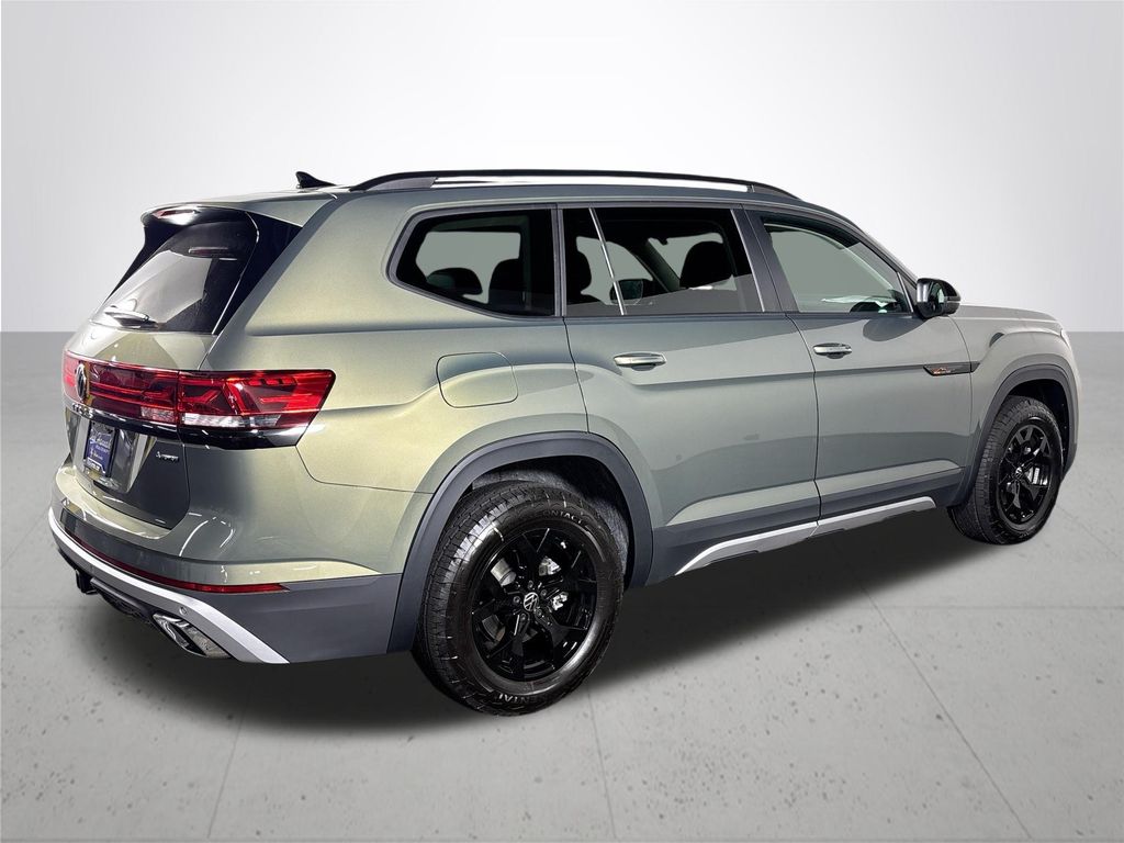 2025 Volkswagen Atlas Peak Edition SE photo 4