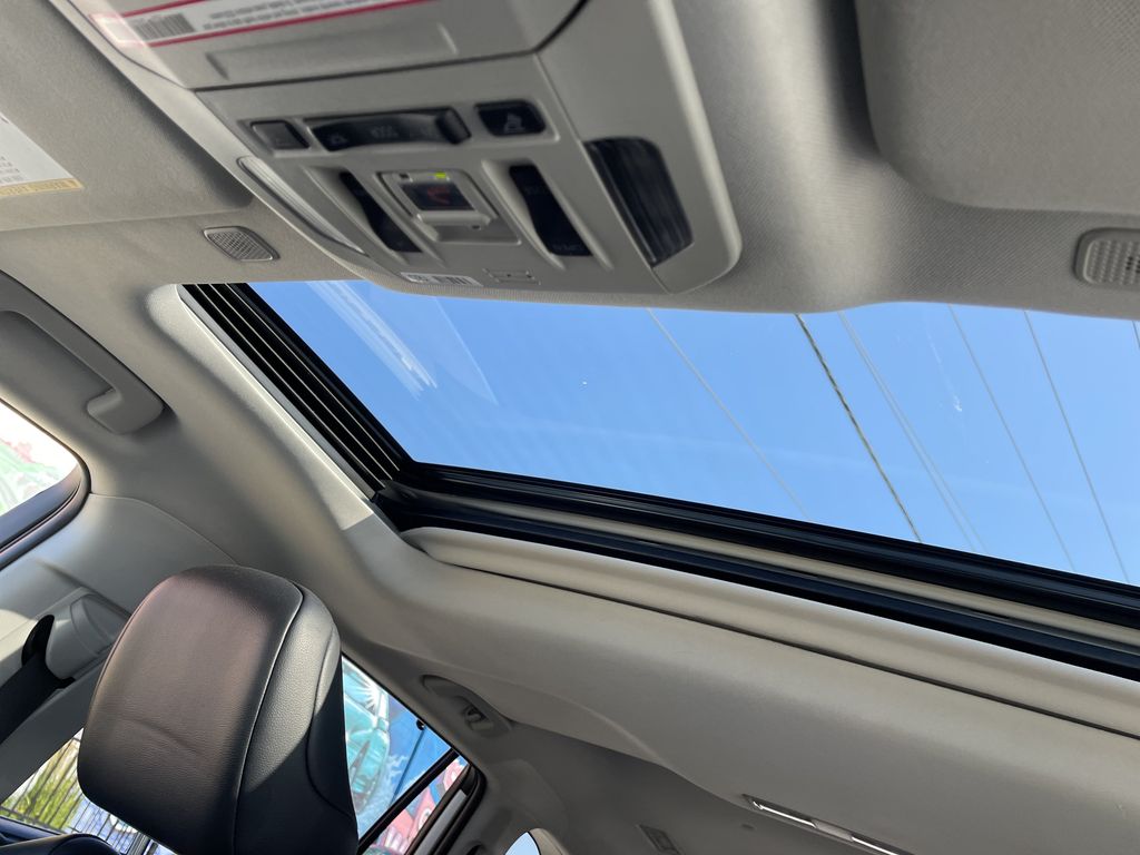 Used 2023 Toyota Highlander SUV