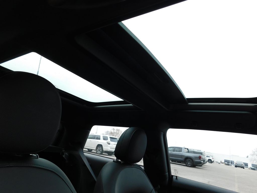 Thumbnail: 2019 MINI Cooper - 3