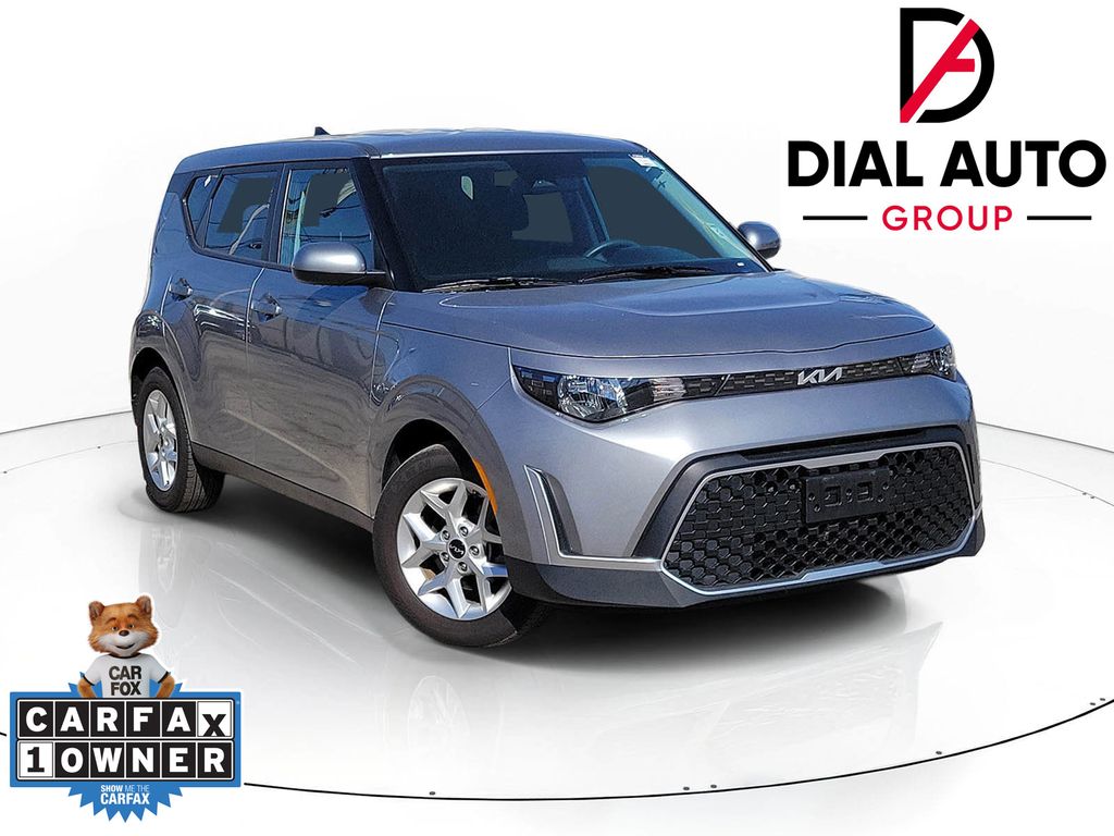 Steel Gray 2024 Kia Soul LX FWD SUV / Crossover Front-Wheel Drive Continuously Variable Transmission