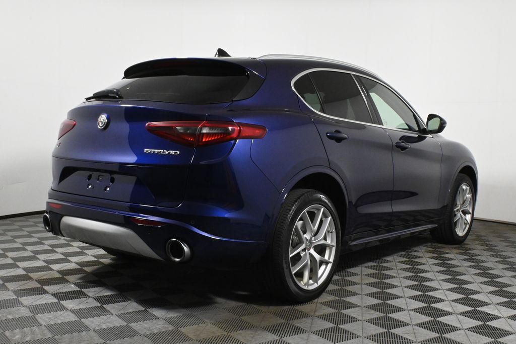 2021 Alfa Romeo Stelvio  8