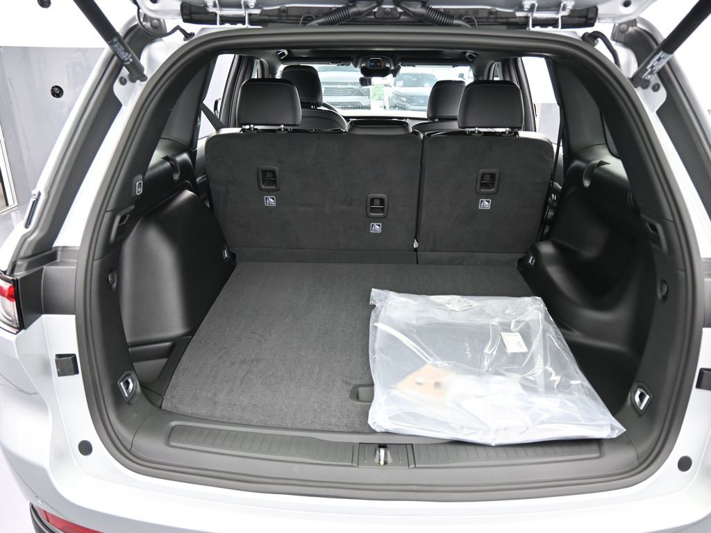 New 2025 Silver Zynith Jeep Limited image 34