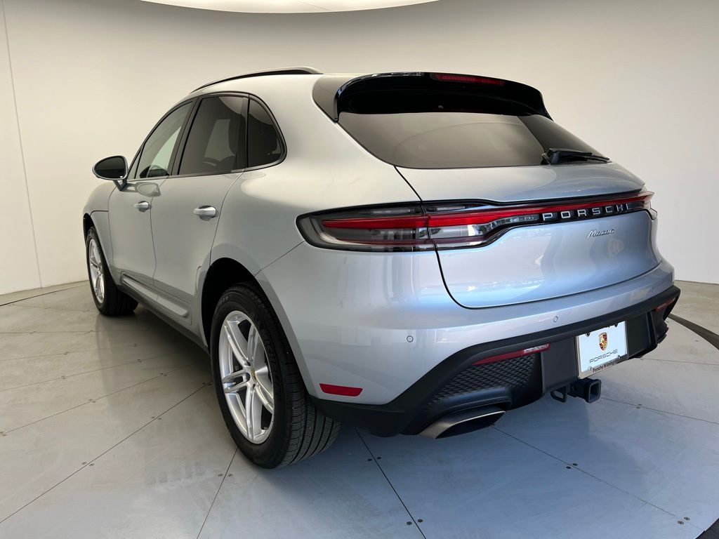 2022 Porsche Macan  3