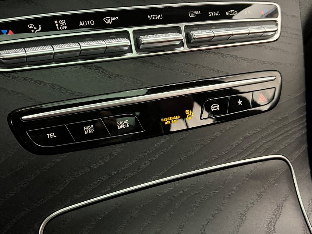 Thumbnail: 2022 Mercedes-Benz GLC - 32