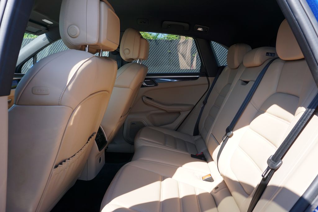 Thumbnail: 2019 Porsche Macan - 12