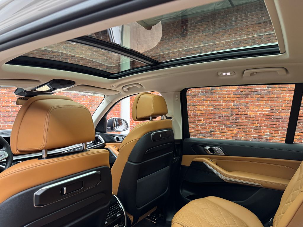 Certified Used 2024 White BMW xDrive40i image 3