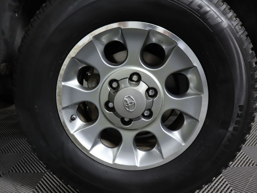 Thumbnail: 2012 Toyota FJ Cruiser - 31