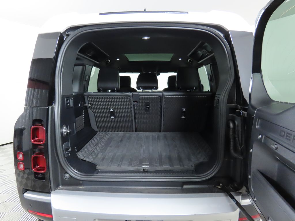 2024 Land Rover Defender 110 29