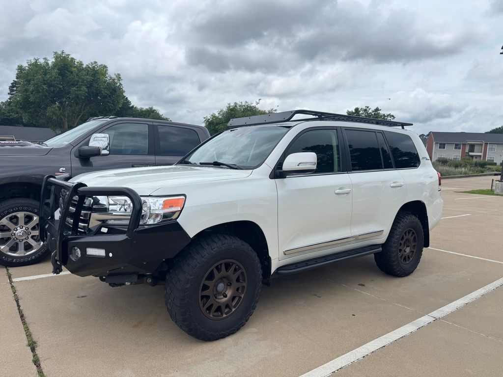 White (Blizzard Pearl) 2018 Toyota Land Cruiser AWD SUV / Crossover All-Wheel Drive 8-Speed Automatic