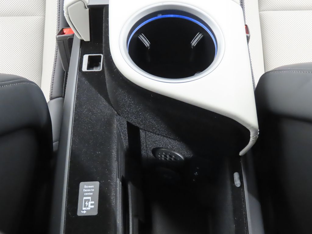 Thumbnail: 2025 Porsche Taycan - 31