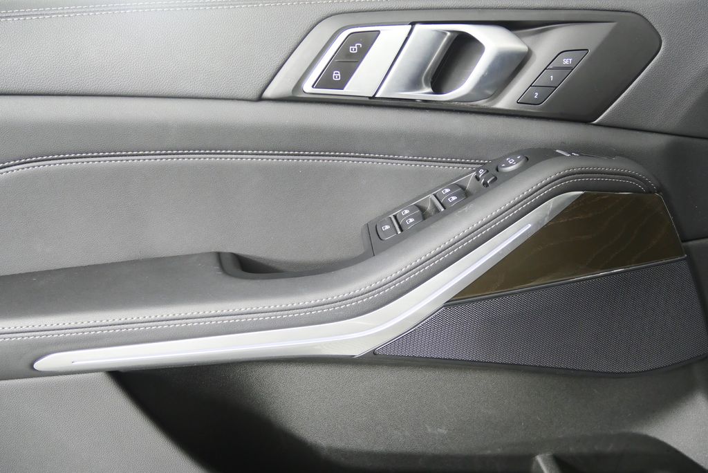 Thumbnail: 2023 BMW X5 - 9