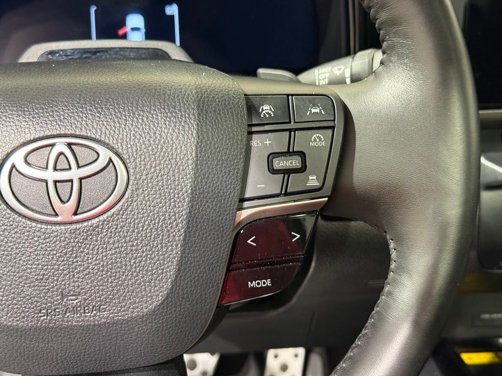 Thumbnail: 2025 Toyota Camry - 25