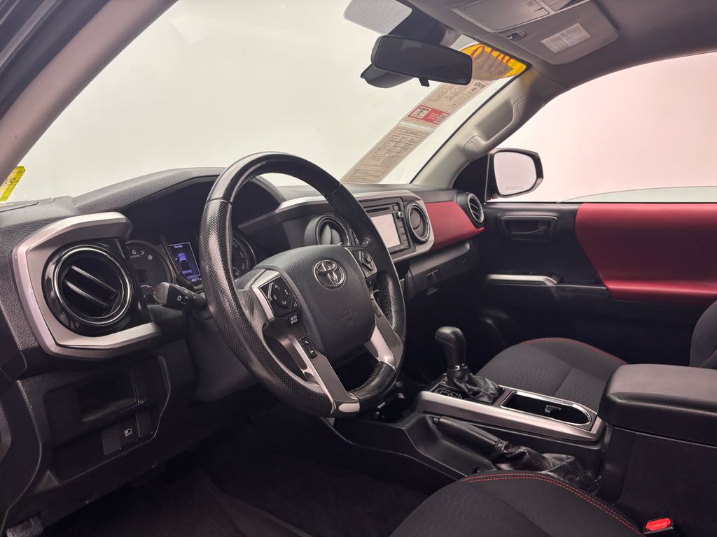 Thumbnail: 2019 Toyota Tacoma - 16