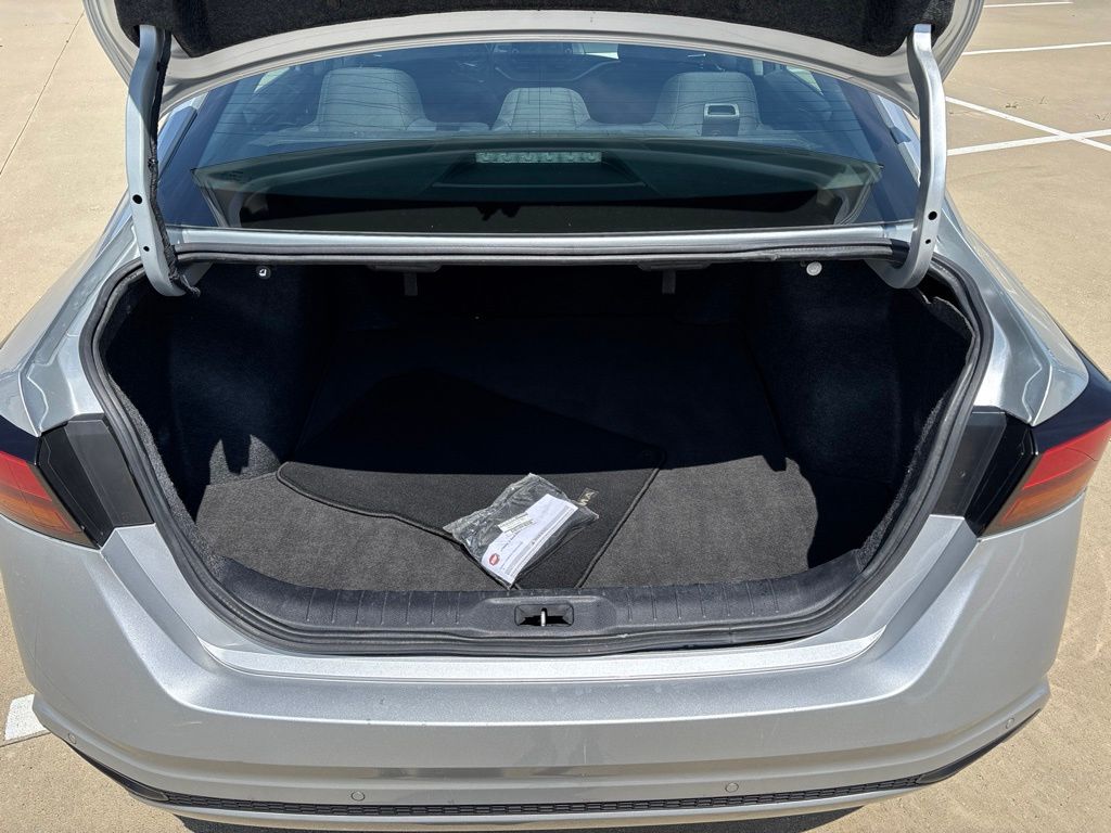 Used 2025 Nissan Altima Sedan