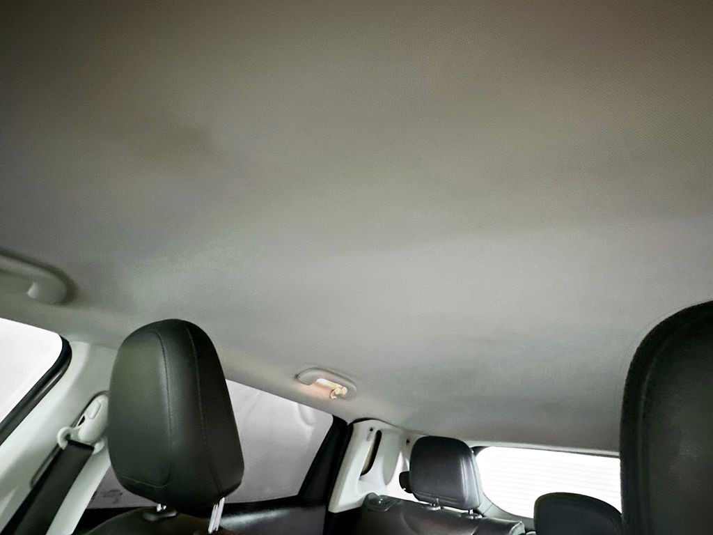 Used 2018 Gray Jeep Limited image 21